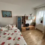 Schoenes Haus Mit 3 Zimmern Kueche Bad & Wohnzimmer 2 Parkplaetze