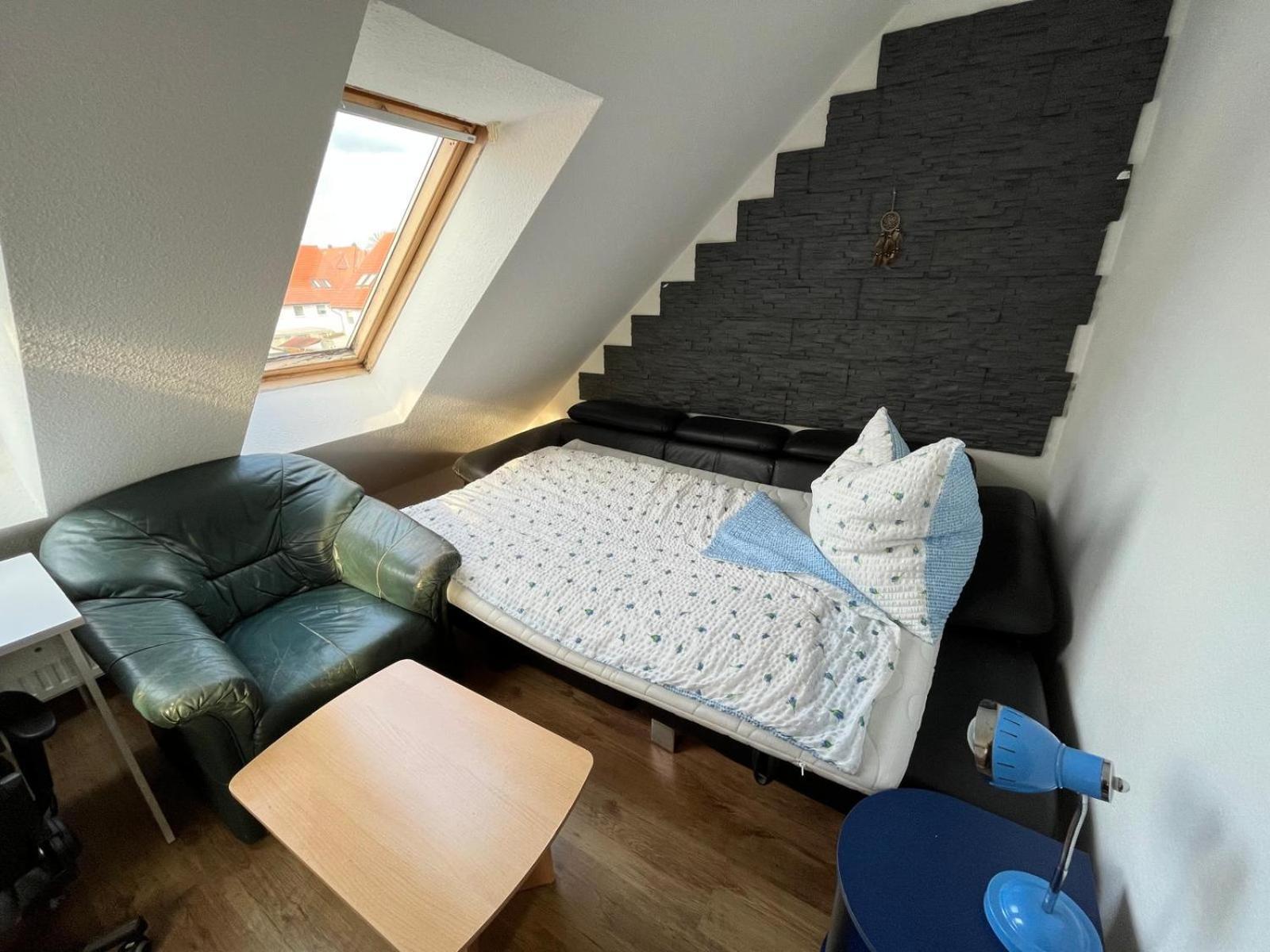 Apartment Schoenes Haus Mit 3 Zimmern Kueche Bad & Wohnzimmer 2 Parkplaetze Hannover