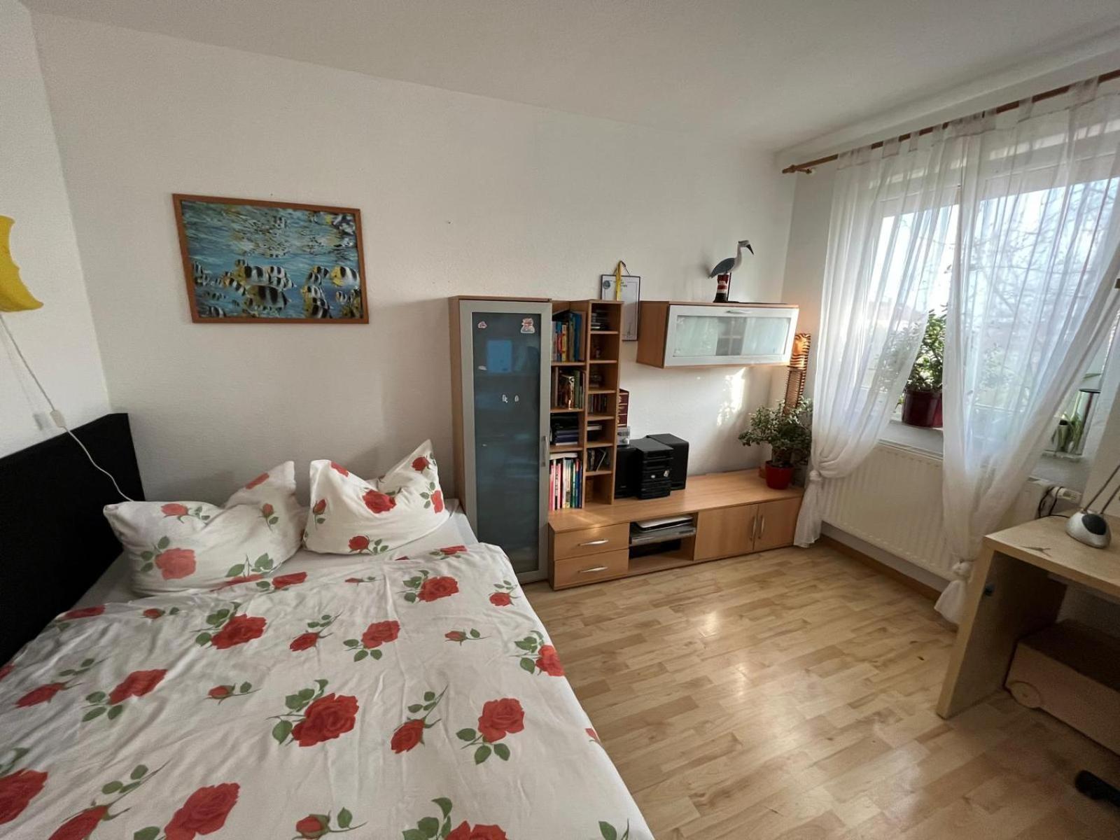 Apartment Schoenes Haus Mit 3 Zimmern Kueche Bad & Wohnzimmer 2 Parkplaetze *